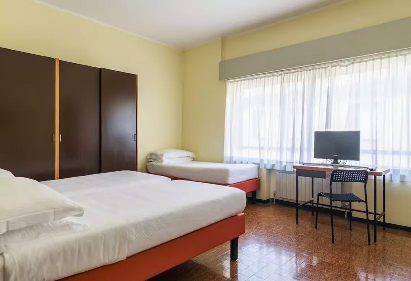 Economy Quadruple Room, B&b Hotel Milano Ornato