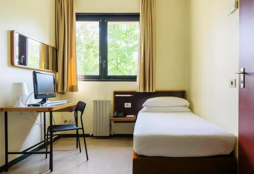 اتاق اکونومی یک تخته, B&b Hotel Milano Ornato