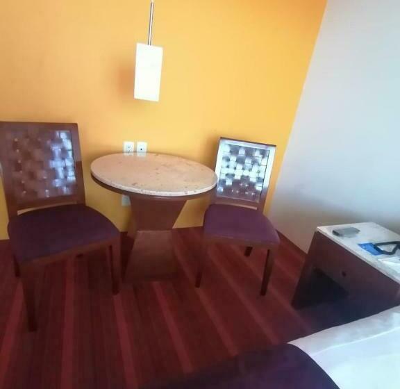 اتاق لوکس, Camino Real Aeropuerto