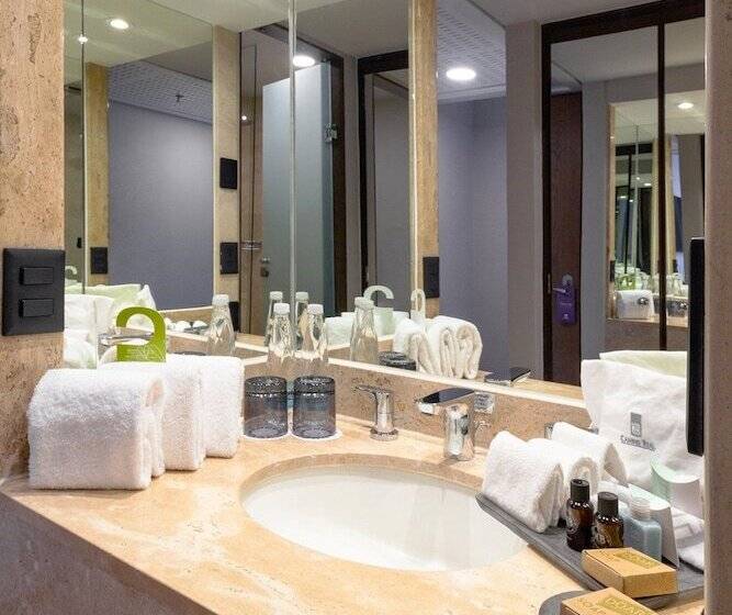 اتاق رویال, Camino Real Aeropuerto