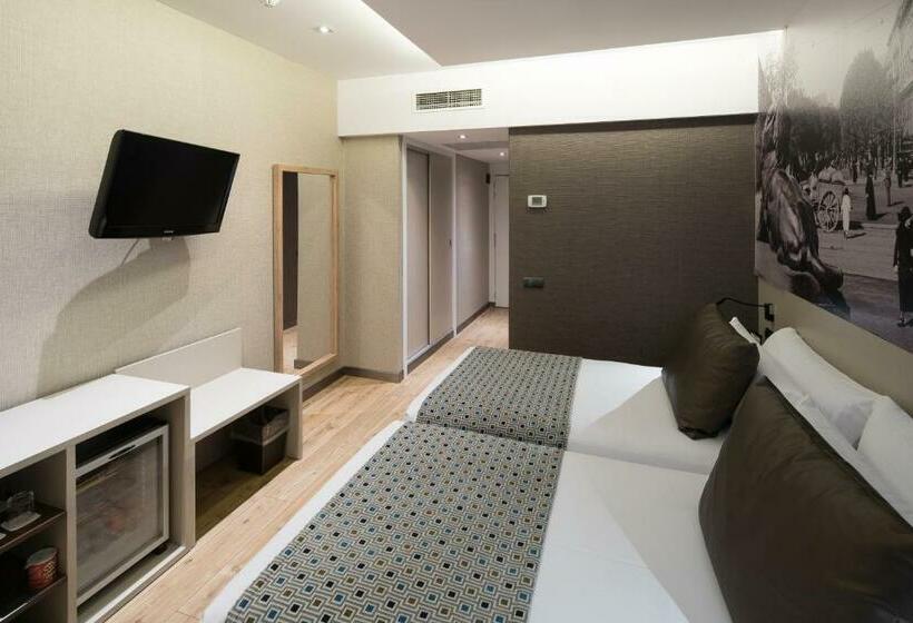 Номер Superior, Catalonia Born