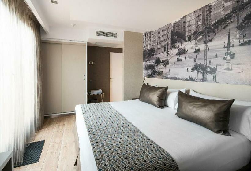 Номер Стандарт с Террасой, Catalonia Born