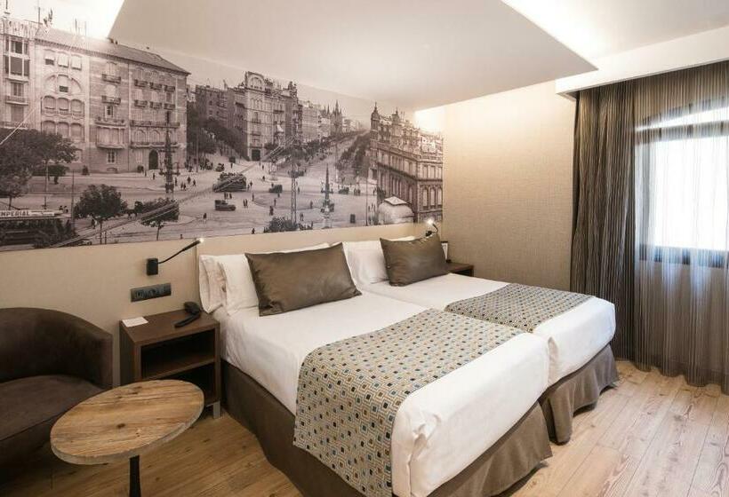 Номер Superior, Catalonia Born