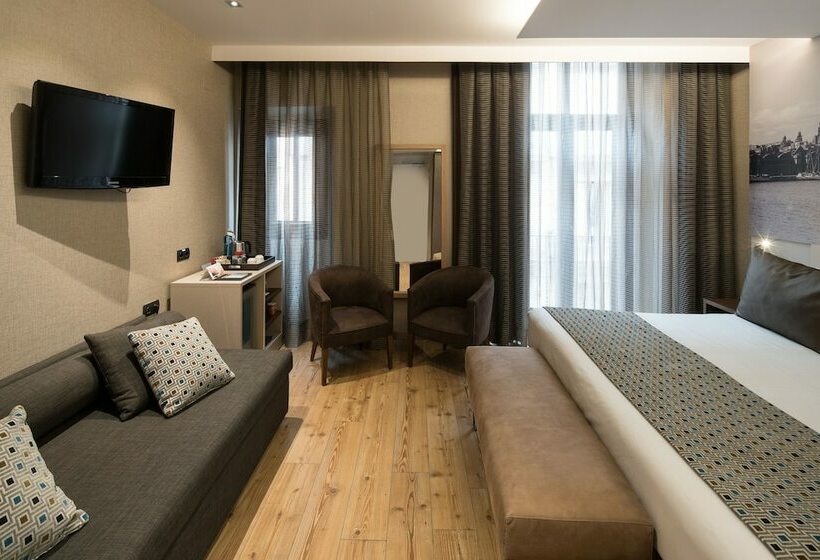 Номер Superior, Catalonia Born