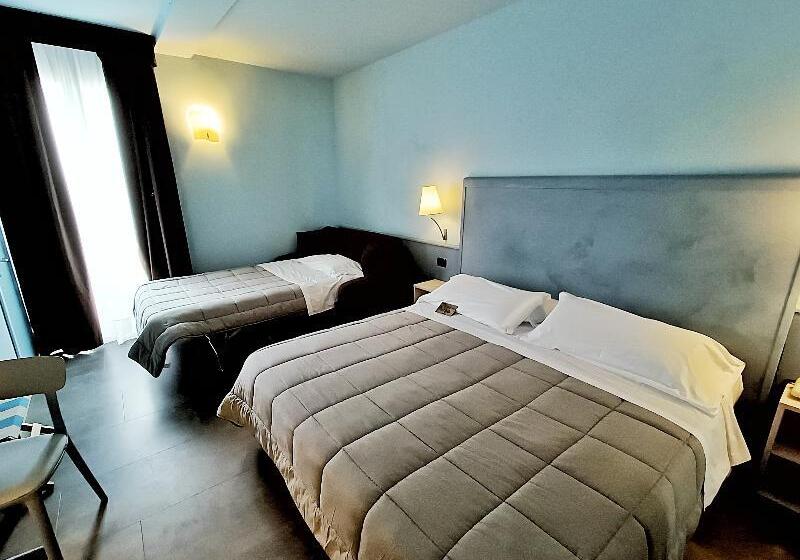 اتاق استاندارد سه نفره, Corallo Rimini