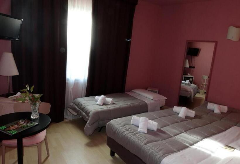 اتاق استاندارد سه نفره, Corallo Rimini