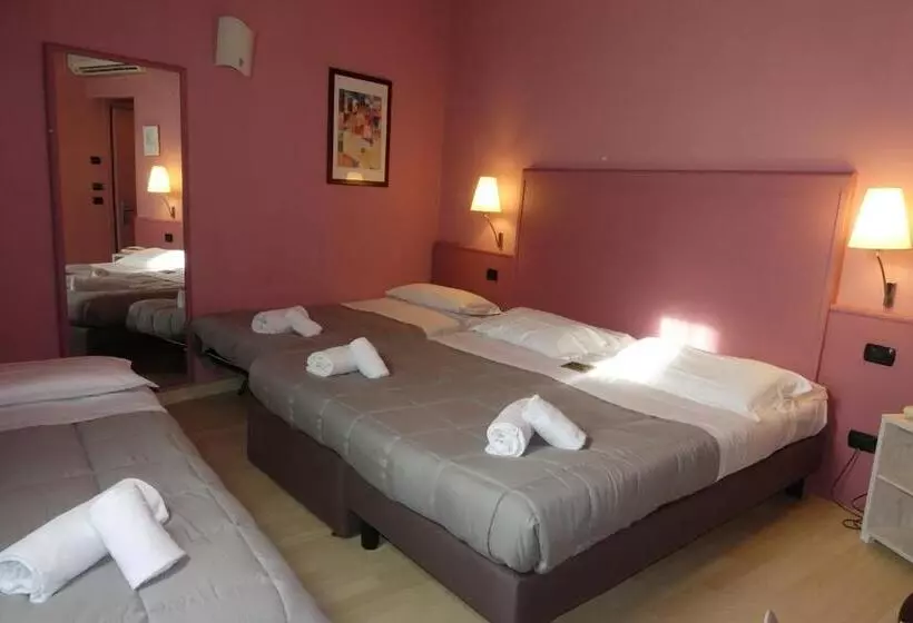 اتاق استاندارد سه نفره, Corallo Rimini