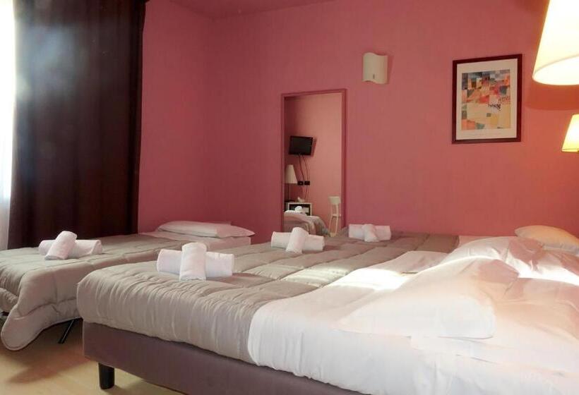 اتاق استاندارد سه تخته با بالکن, Corallo Rimini