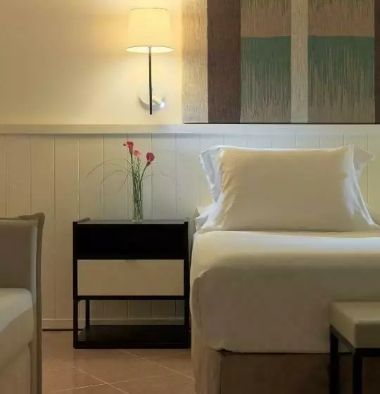 اتاق استاندارد سه نفره, H10 Casa Del Mar