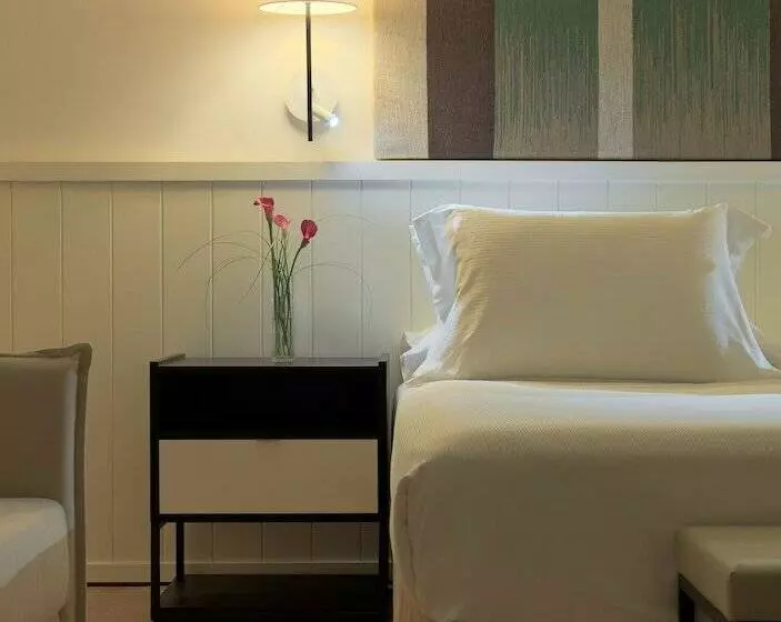 اتاق استاندارد سه نفره, H10 Casa Del Mar