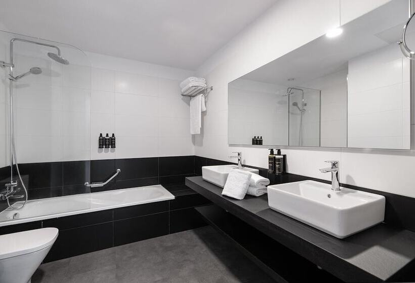 景色の見えるジュニアスイート, Exe Peregrino