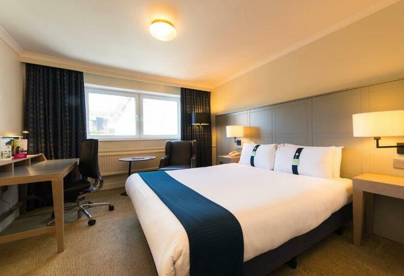 חדר סטנדרט עם מיטת קינג, Holiday Inn Edinburgh Zoo, An Ihg