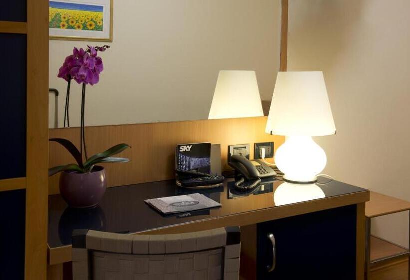 スタンダード４人部屋, Masini