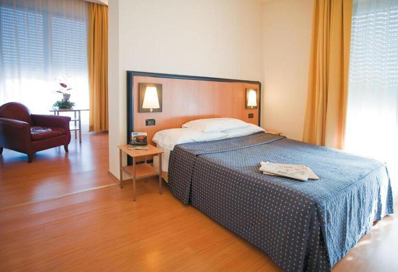 ジュニアスイート, Masini