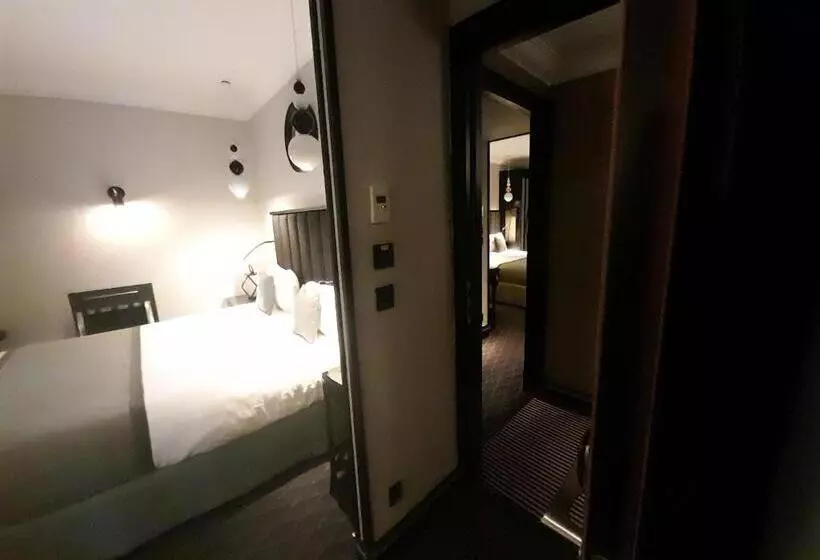 コネクティングルーム（家族用）。, Mercure Paris Arc De Triomphe Wagram