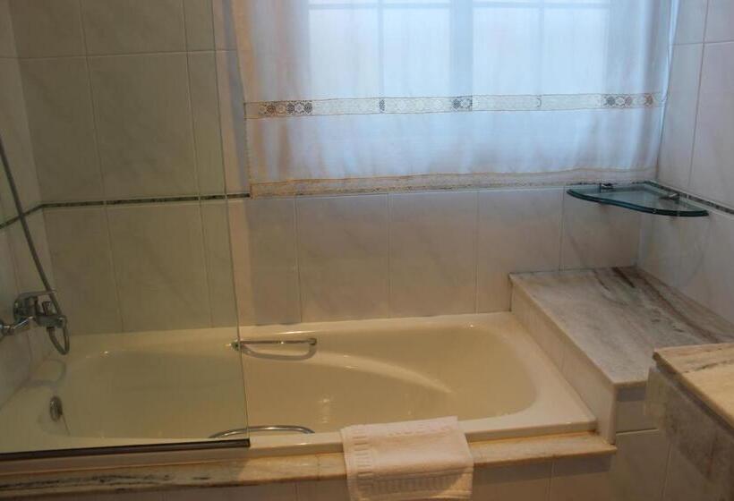 스탠다드 트리플 룸, Nueva Colina