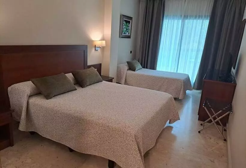اتاق استاندارد سه نفره, Torremar   Mares