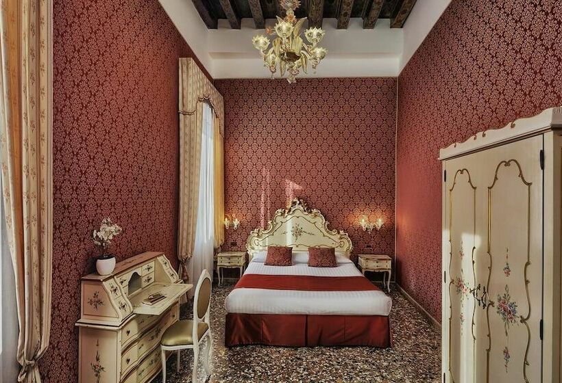 Standard Triple Room, Tre Archi