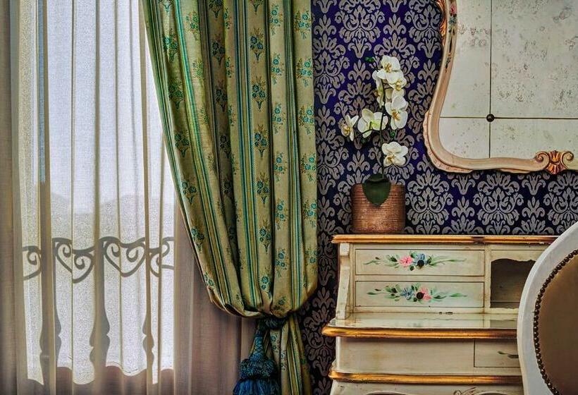 اتاق استاندارد چهار تخته, Tre Archi