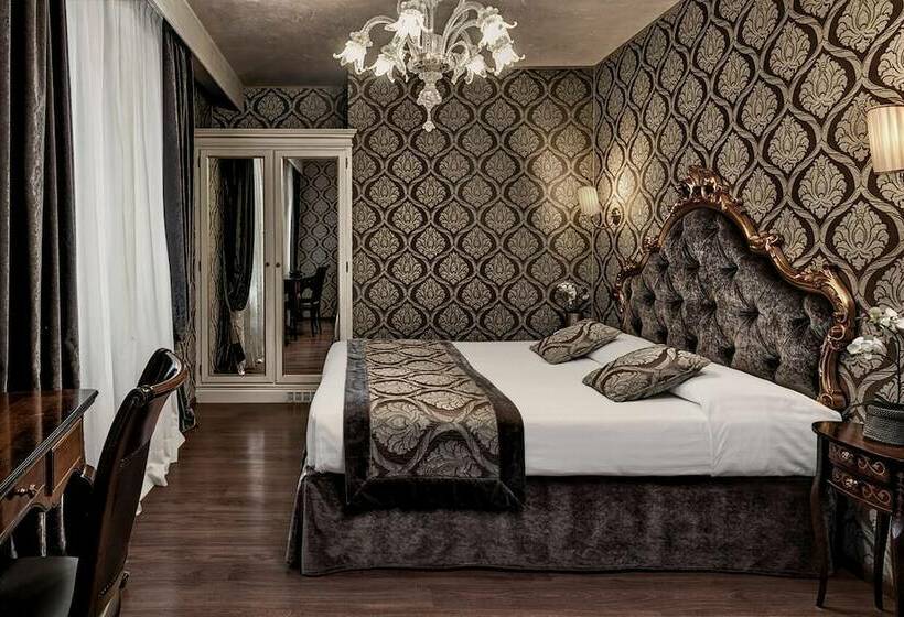 Superior Room, Tre Archi