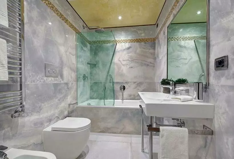 اتاق سوپریور سه تخته, Tre Archi