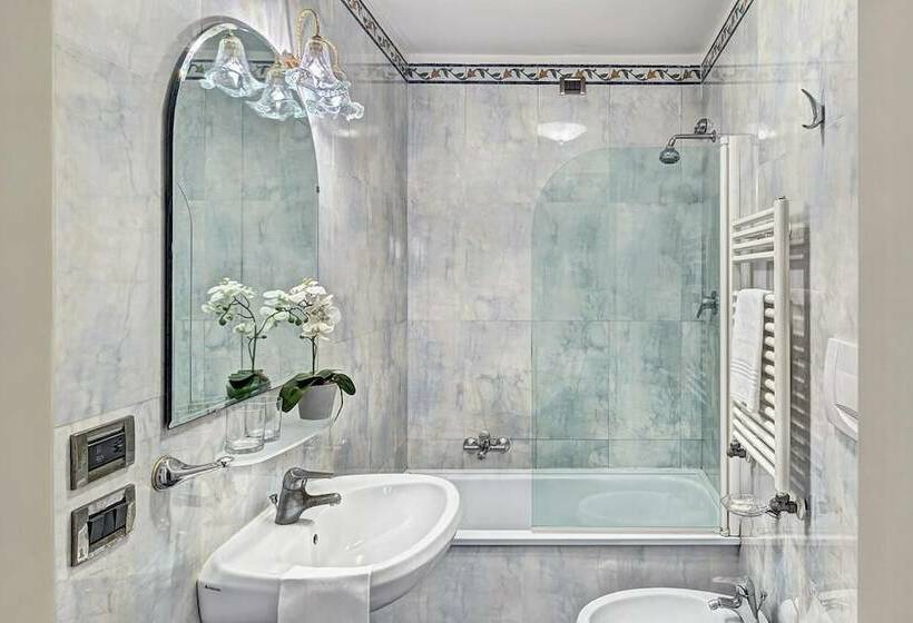 Superior Quadruple Room, Tre Archi