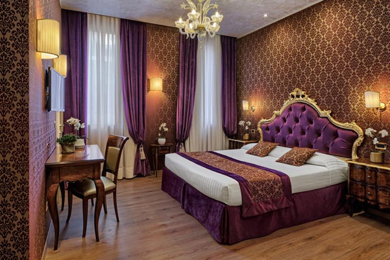 Superior Room, Tre Archi