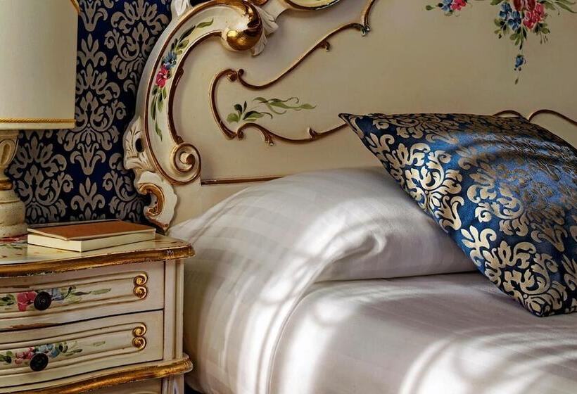 Standard Triple Room, Tre Archi