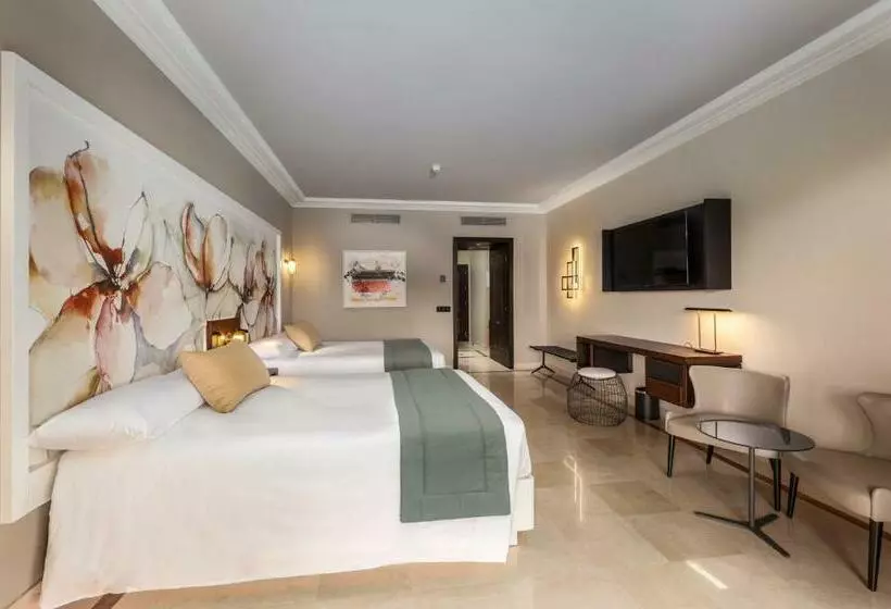 اتاق خانوادگی, Lopesan Costa Meloneras Resort & Spa
