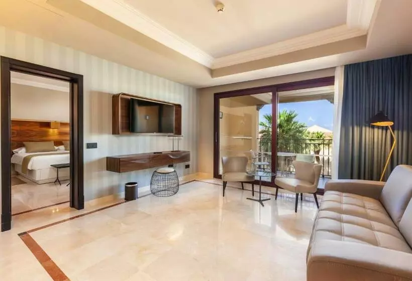 سوییت, Lopesan Costa Meloneras Resort & Spa