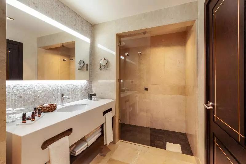 سوییت, Lopesan Costa Meloneras Resort & Spa