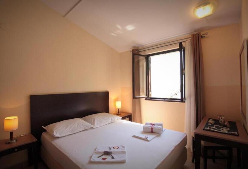 Апартаменты 2 Спальни, Priscapac Resort & Apartments