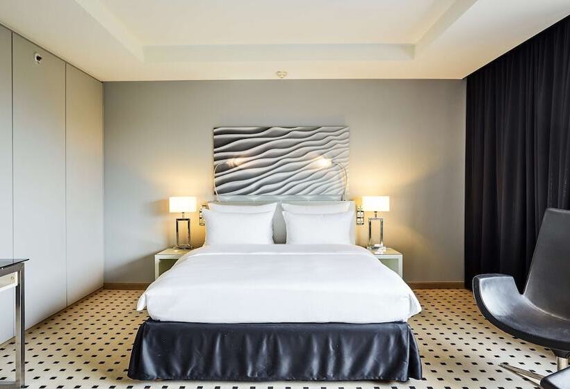 חדר פרמיום, Radisson Blu Conference Hotel, Düsseldorf