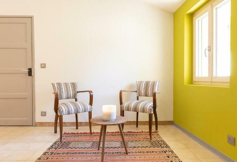 ガーデンビュースタンダードルーム, Maison D'hôtes 1800