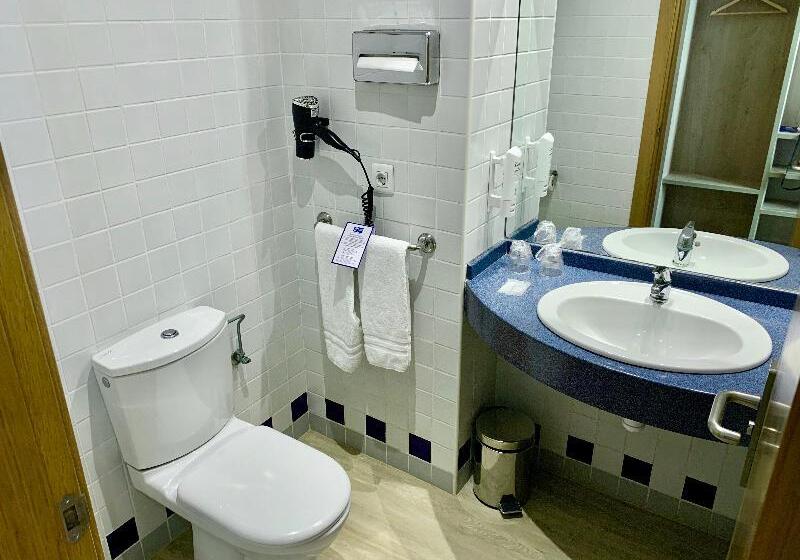 身障者適用スタンダードルーム, Microtel Inn & Suites By Wyndham Amsterdam
