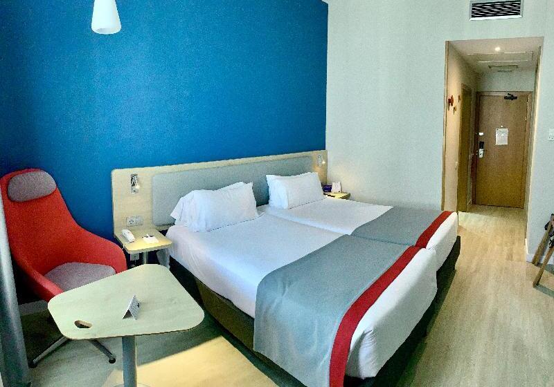 חדר סטנדרט מותאם לאדם עם מוגבלויות, Microtel Inn & Suites By Wyndham Amsterdam