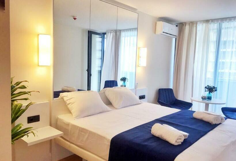 استودیوی استاندارد با چشم‌انداز دریا, Batumi City Apartments