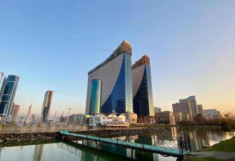 استودیوی استاندارد با چشم‌انداز دریا, Batumi City Apartments