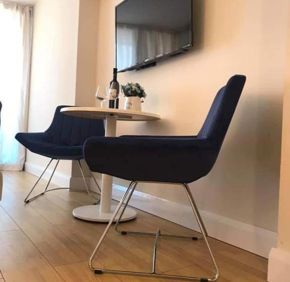 استودیوی استاندارد با چشم‌انداز دریا, Batumi City Apartments