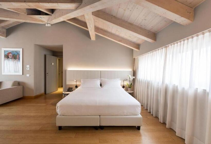 جناح جونيور عائلى, Grand Hotel San Gemini I Una Esperienze