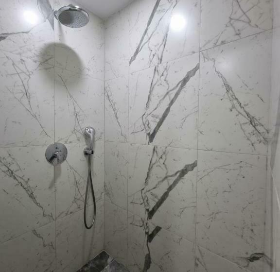 اتاق اکونومی, Himara 28