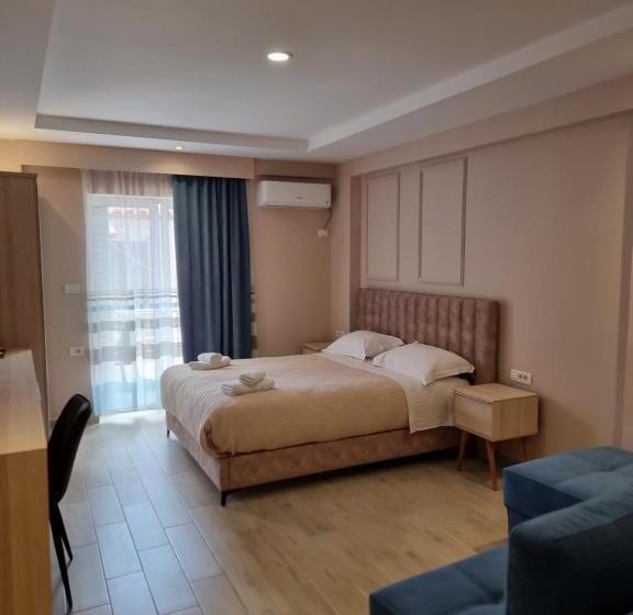 سوئیت جونیور خانوادگی, Himara 28