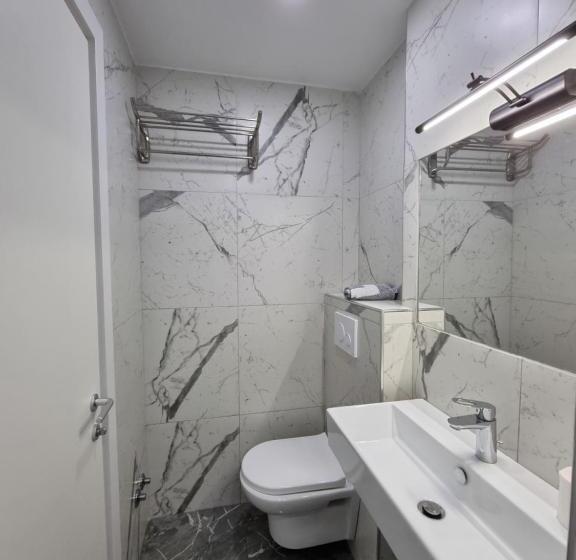 اتاق راحتی سه تخته, Himara 28