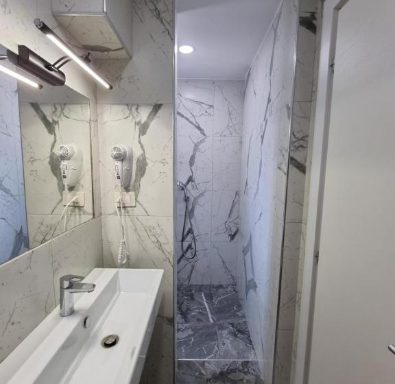 اتاق راحتی سه تخته, Himara 28