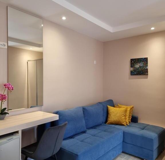 اتاق راحتی سه تخته, Himara 28