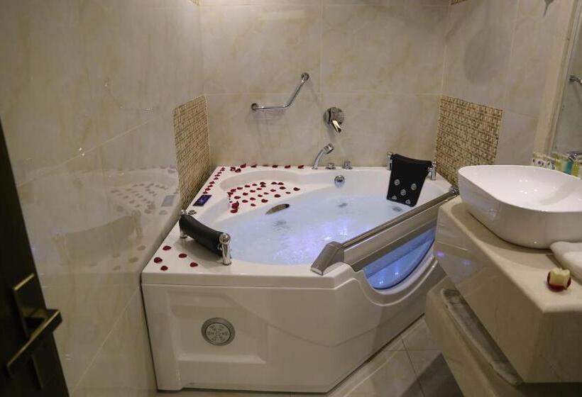 带大床的套房, Brand Al Qassim