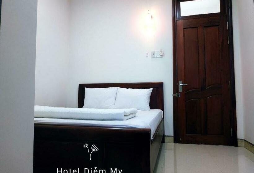 اتاق لوکس, Diễm My