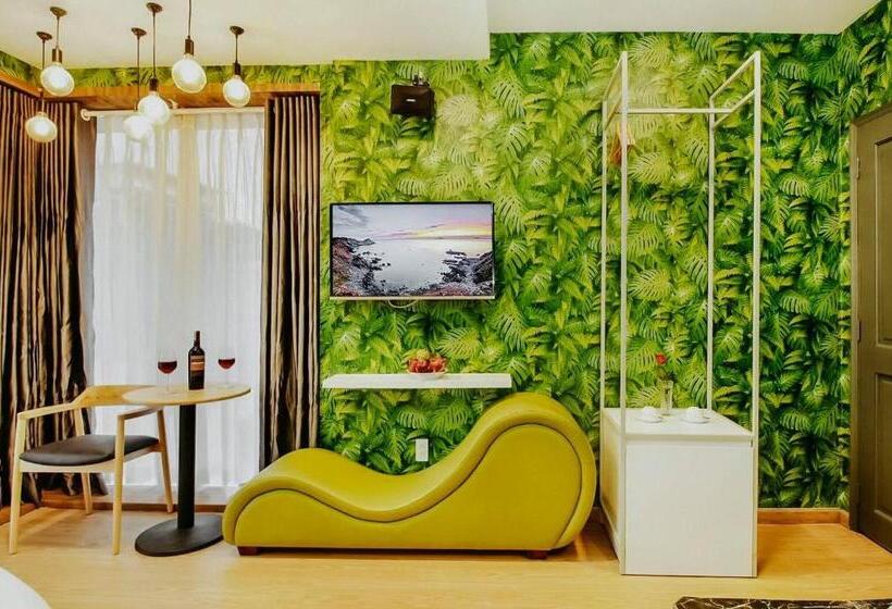 اتاق لوکس, Diễm My