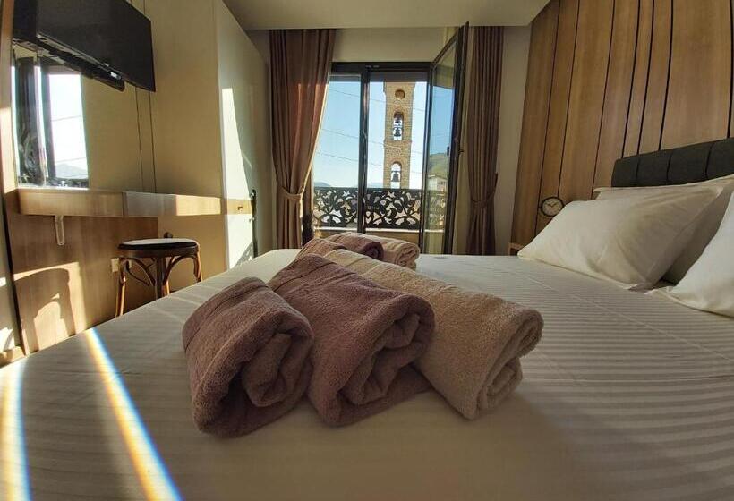 اتاق استاندارد با بالکن, L Hotelpz