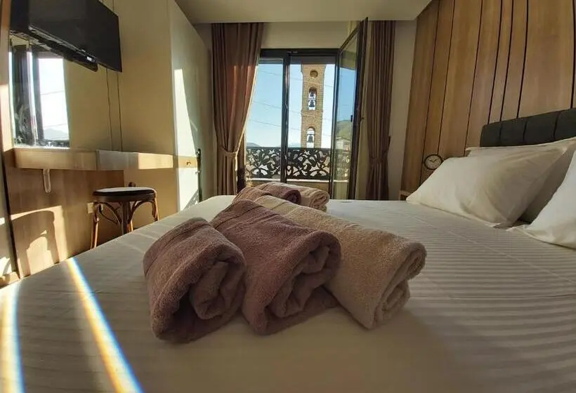 اتاق استاندارد با بالکن, L Hotelpz